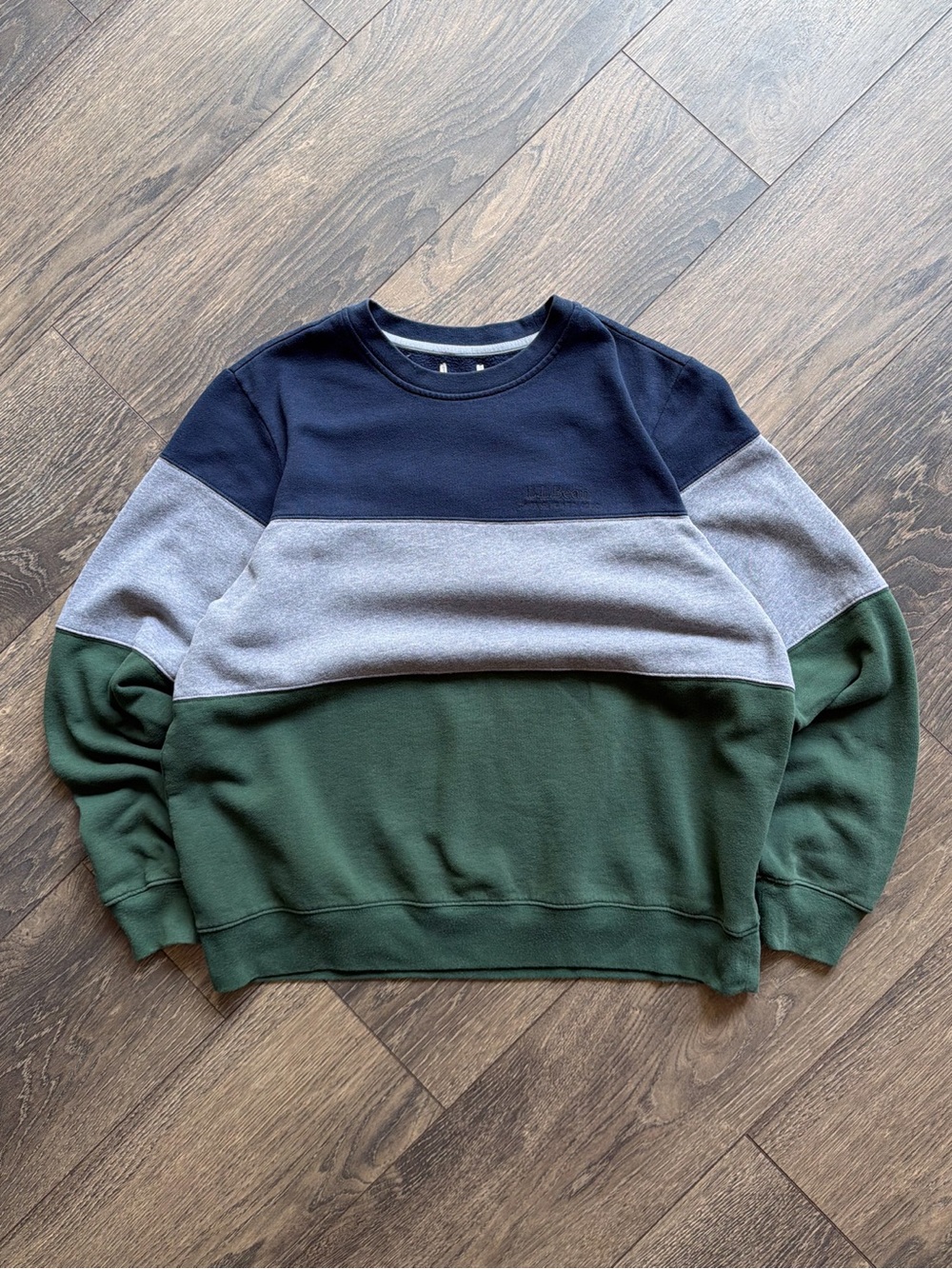 L.L. Bean Men’s Large Color Block Crewneck Sweatshirt Navy Green Gray Vintage